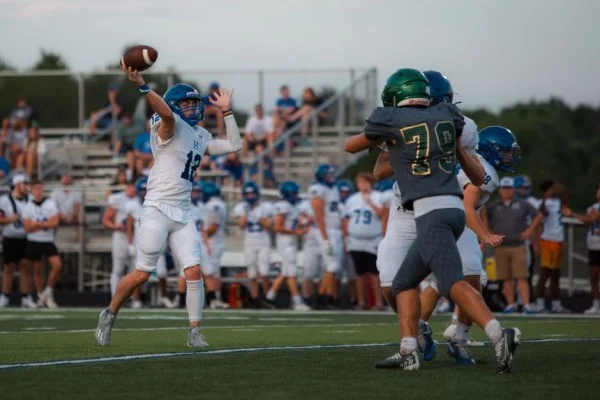 american football quarterback pressure